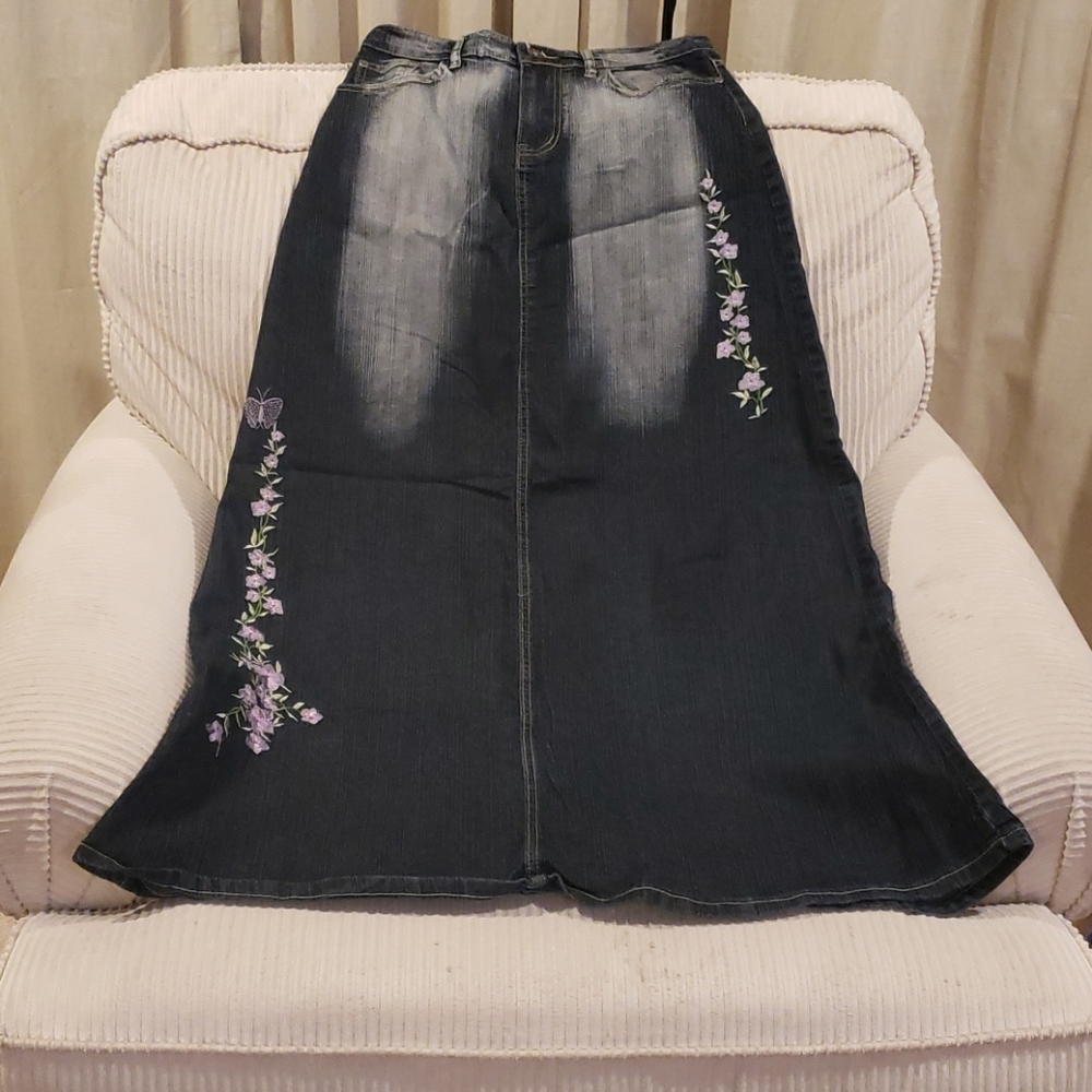 👍Great Deal!!👍Long Jean skirt